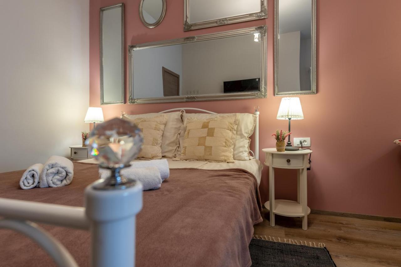 Old City Romantic Studios 4 With Free Private Parking PUY Exterior foto