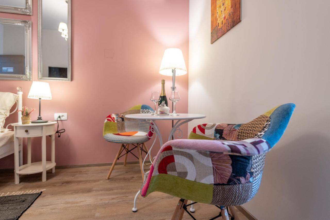 Old City Romantic Studios 4 With Free Private Parking PUY Exterior foto