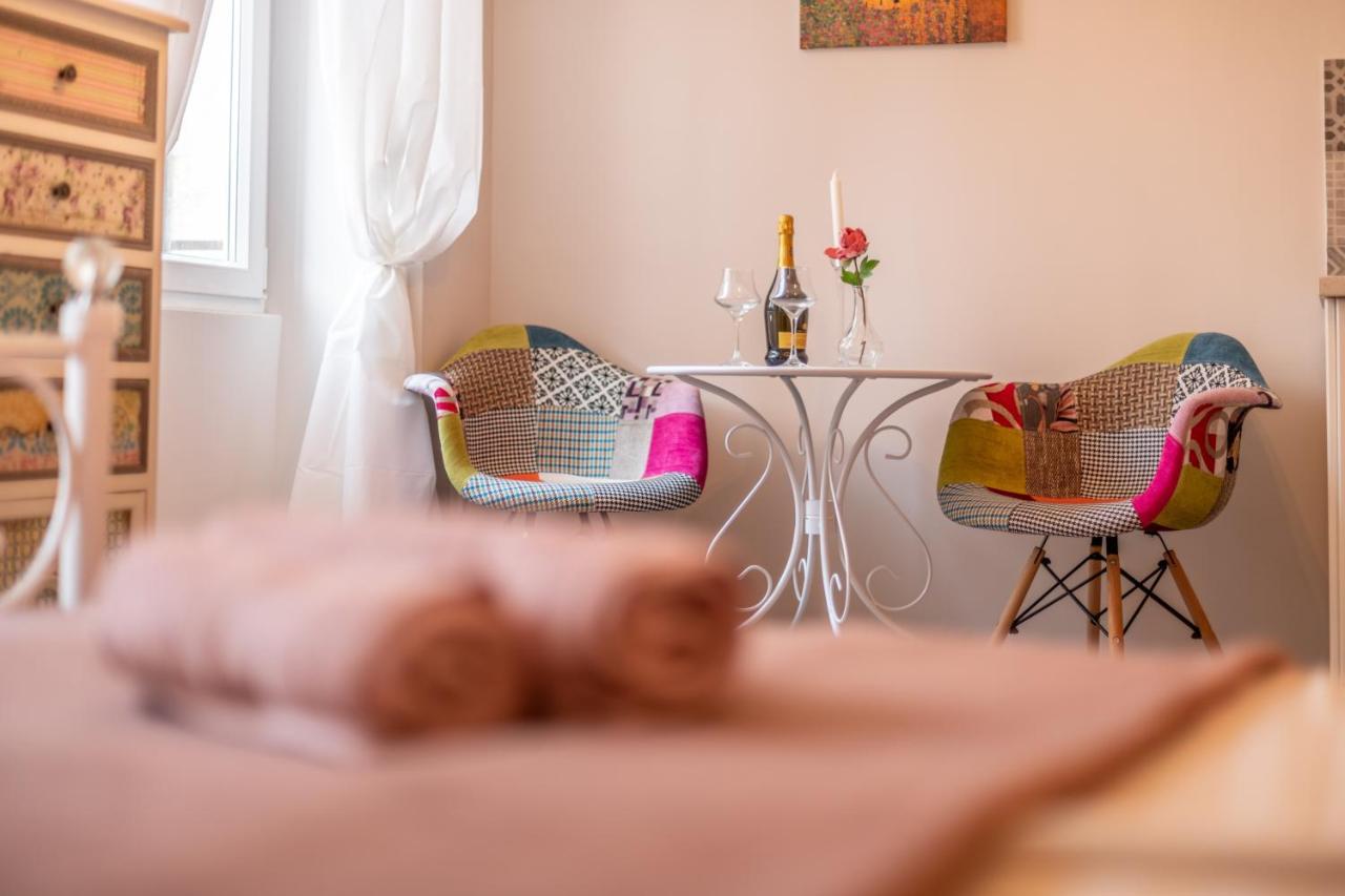 Old City Romantic Studios 4 With Free Private Parking PUY Exterior foto