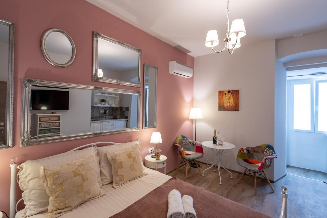 Old City Romantic Studios 4 With Free Private Parking PUY Exterior foto